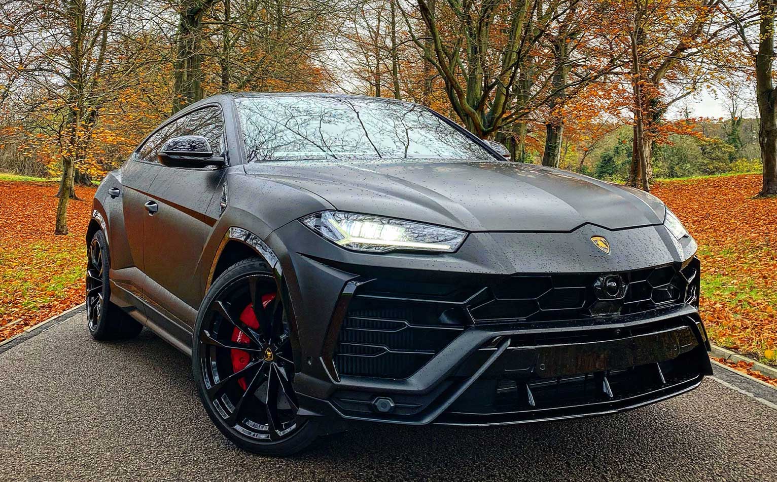 Hire URUS MATTE BLACK Rent From Royal Rentals