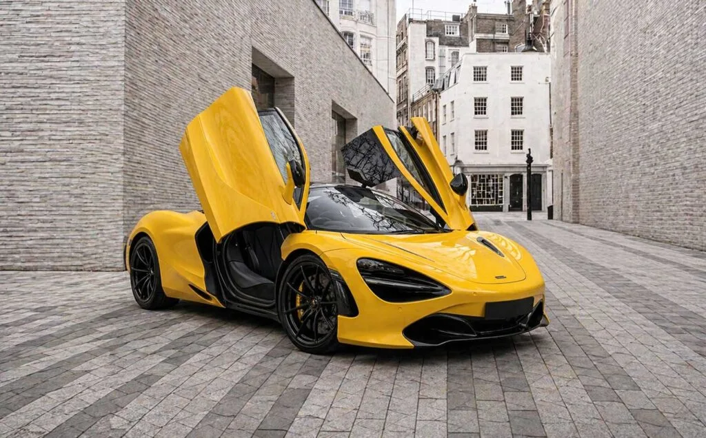 McLaren 720 S Yalllow