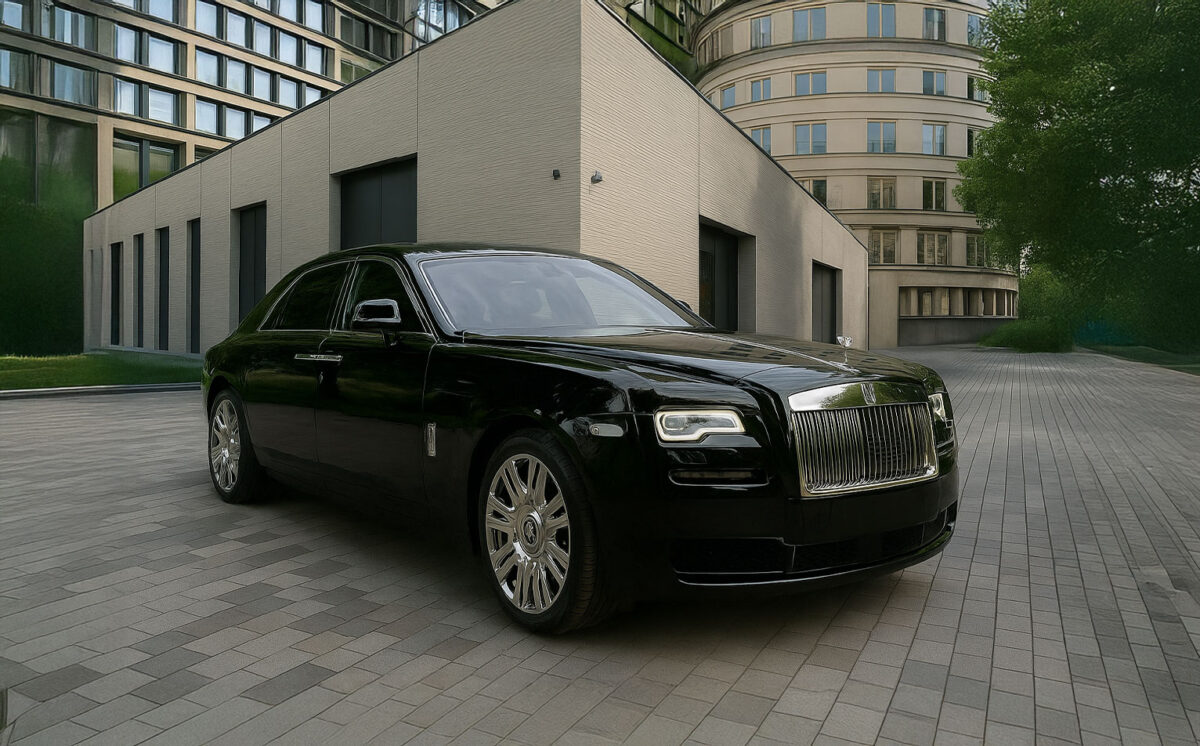 Rolls Royce - Image 1