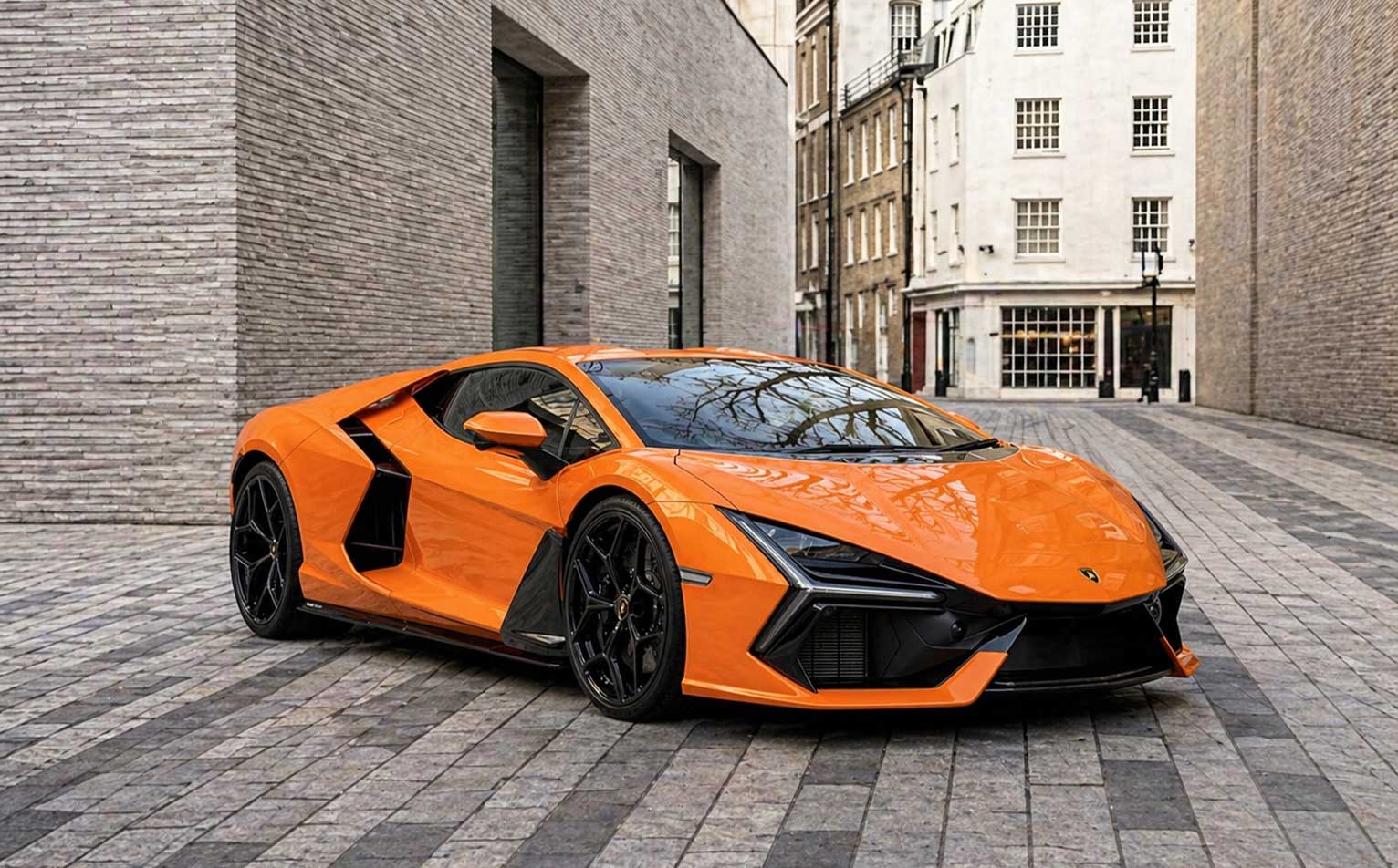 Lamborghini Revuelto
