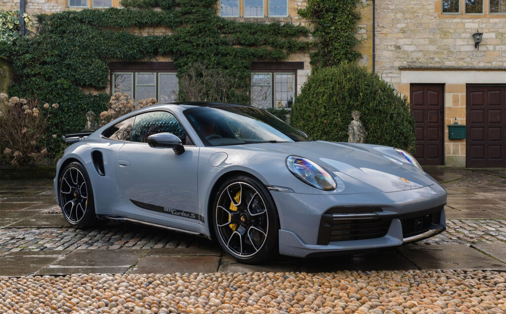 porsche 992 turbo s 4 1498x1000