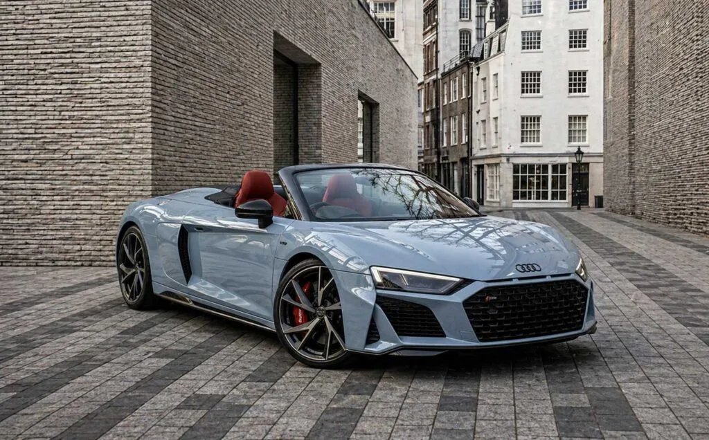 Audi R8 Performance Spyder Blue