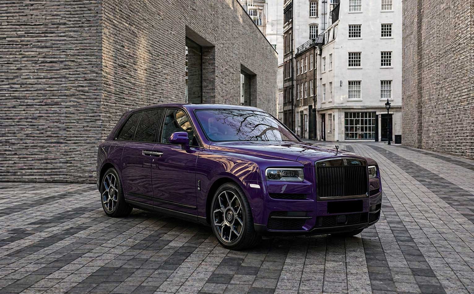 Rolls Royce Cullinan Black Badge Purple