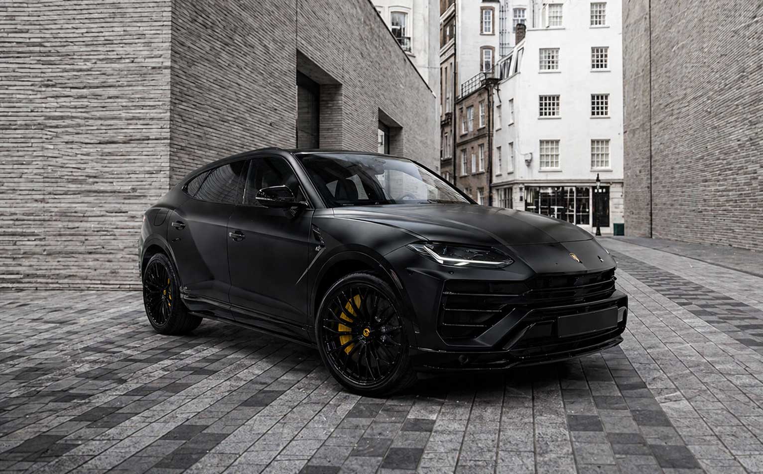 Lamborghini Urus SE Satin Black